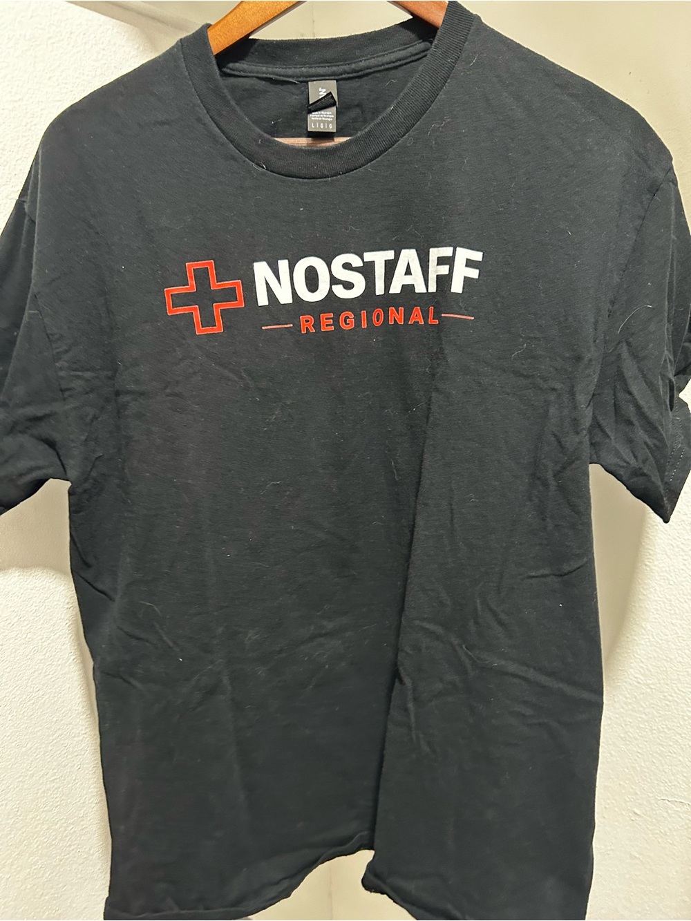 No Staff T-shirt. L Unisex fit.